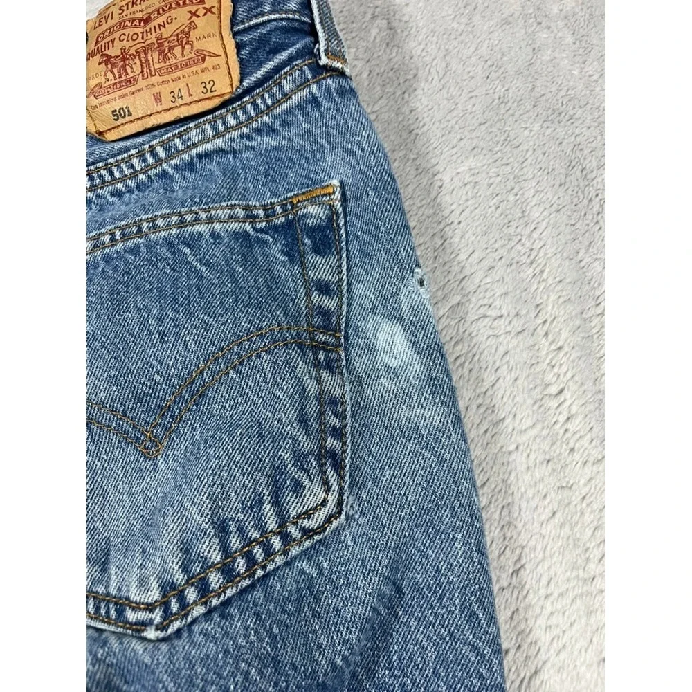 Vintage Levis 501xx Jeans Mens 34x32 Made in USA Button Fly 90s Distressed